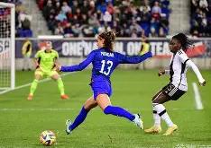 爱游戏体育-关于JackeyLove在美国队比赛中出色防守，绝杀引发热议！的信息