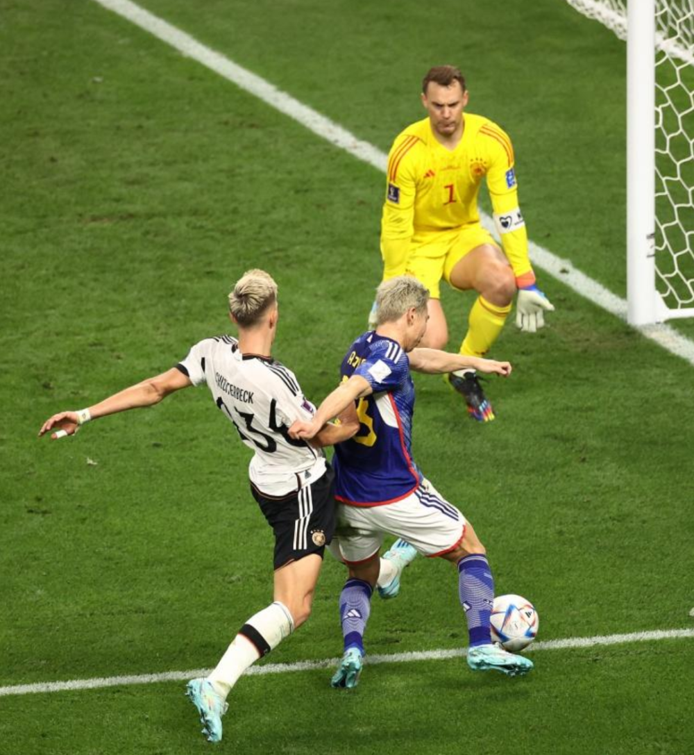 包含穆古鲁扎关键节点爆冷，德国队带队取胜！的词条